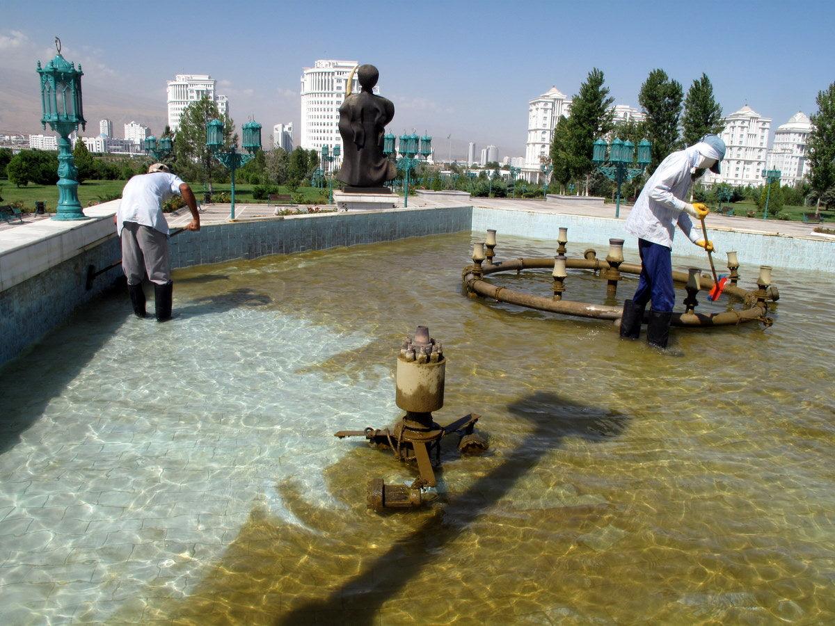 Water Fountain Cleaning Dubai - Royal Parks Landscaping